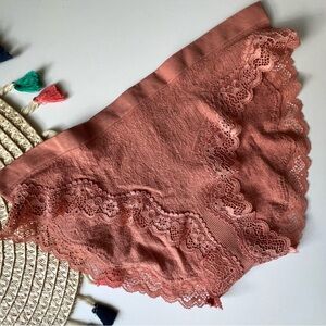 Victoria's Secret Seamless Lace-Trim Bikini Panty Rose Blush Medium NEW